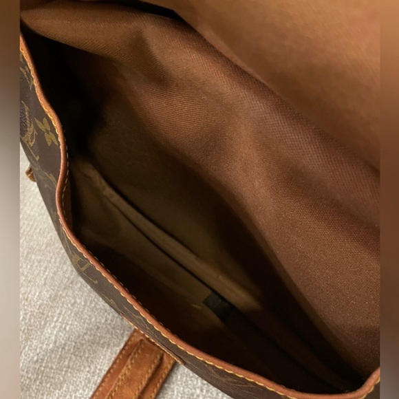Louis Vuitton Saumur monogram bag - Picture 8 of 12
